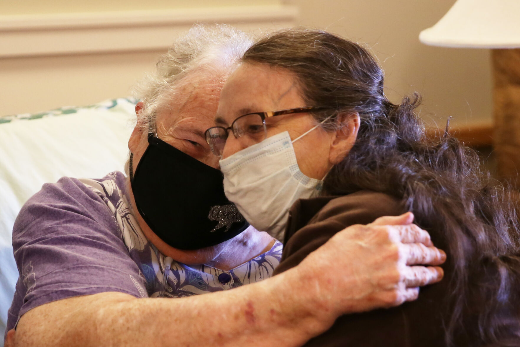 20210401seniorhomevisitors_0046.jpg